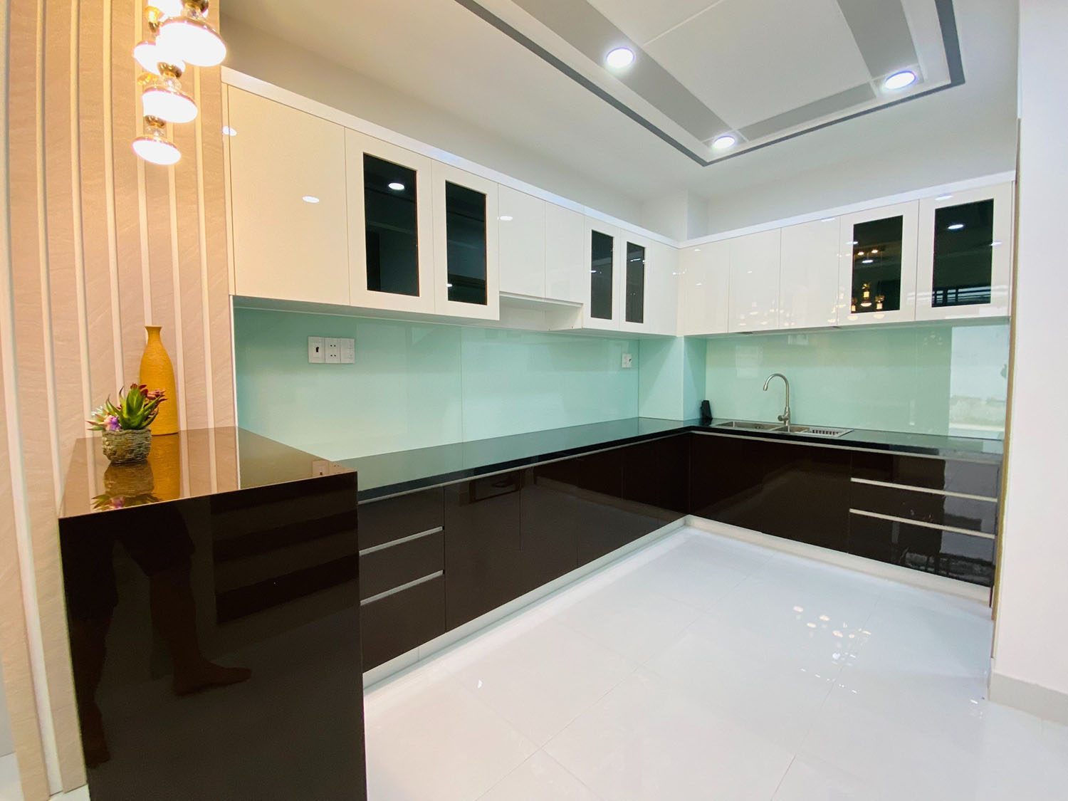 Mở bán 4 căn nhà 3 lầu tkế Singapore, full n.thất, mới 100%, hẻm ôtô Nguyễn Văn Lượng-gần City Land